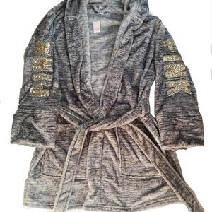 VS PINK Bling Fuzzy Short Robe